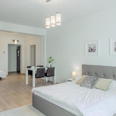 Atlas Unirii: Upscale Flats In The Heart Of Bucharest! Exteriör bild